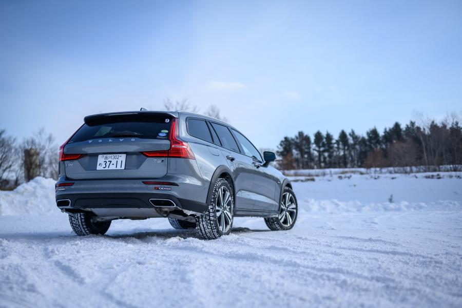  Volvo V60 T5 Cross Country 2018 года  (JP) (фото 6 из 18)